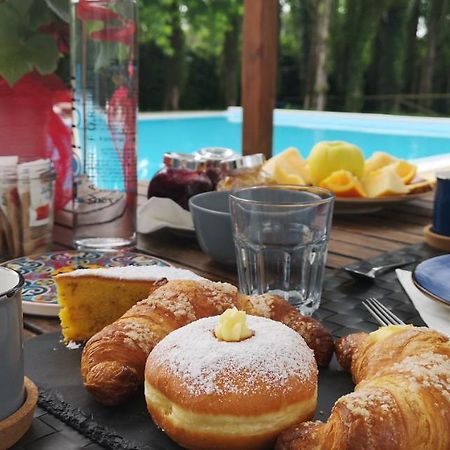 Casale Del Sole Garda Bed & Breakfast มอนซามบาโน ภายนอก รูปภาพ