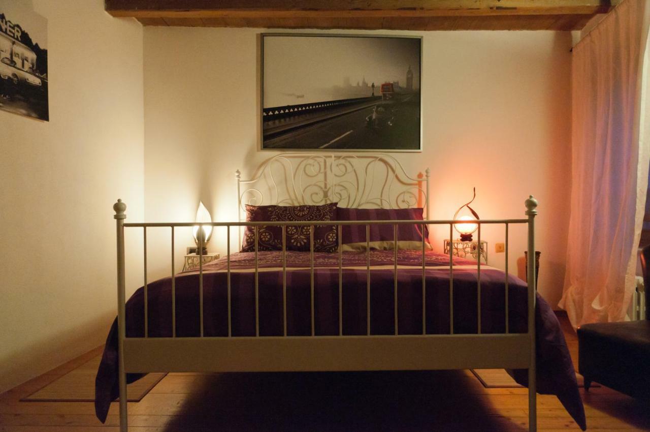 Casale Del Sole Garda Bed & Breakfast มอนซามบาโน ภายนอก รูปภาพ