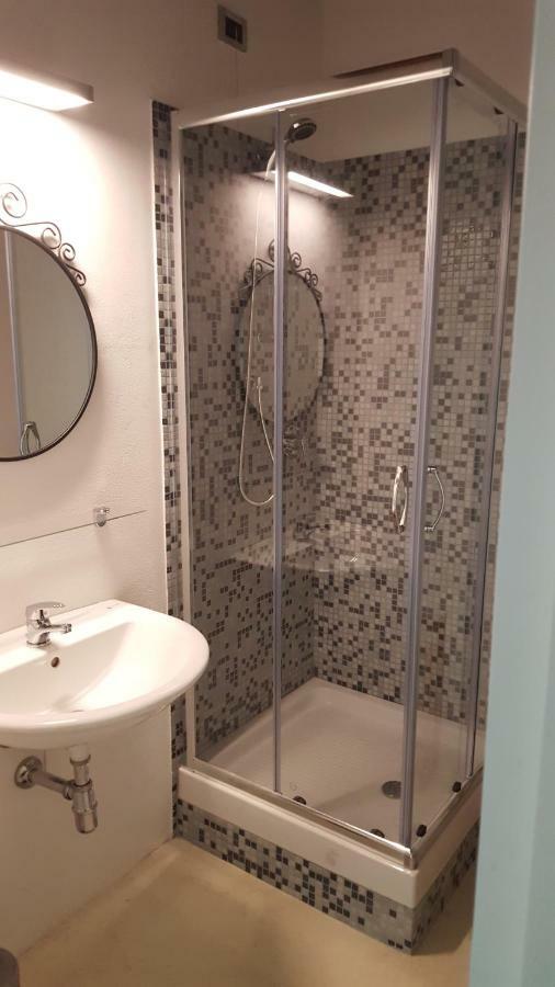 Casale Del Sole Garda Bed & Breakfast มอนซามบาโน ภายนอก รูปภาพ