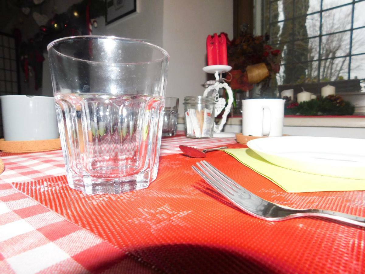 Casale Del Sole Garda Bed & Breakfast มอนซามบาโน ภายนอก รูปภาพ